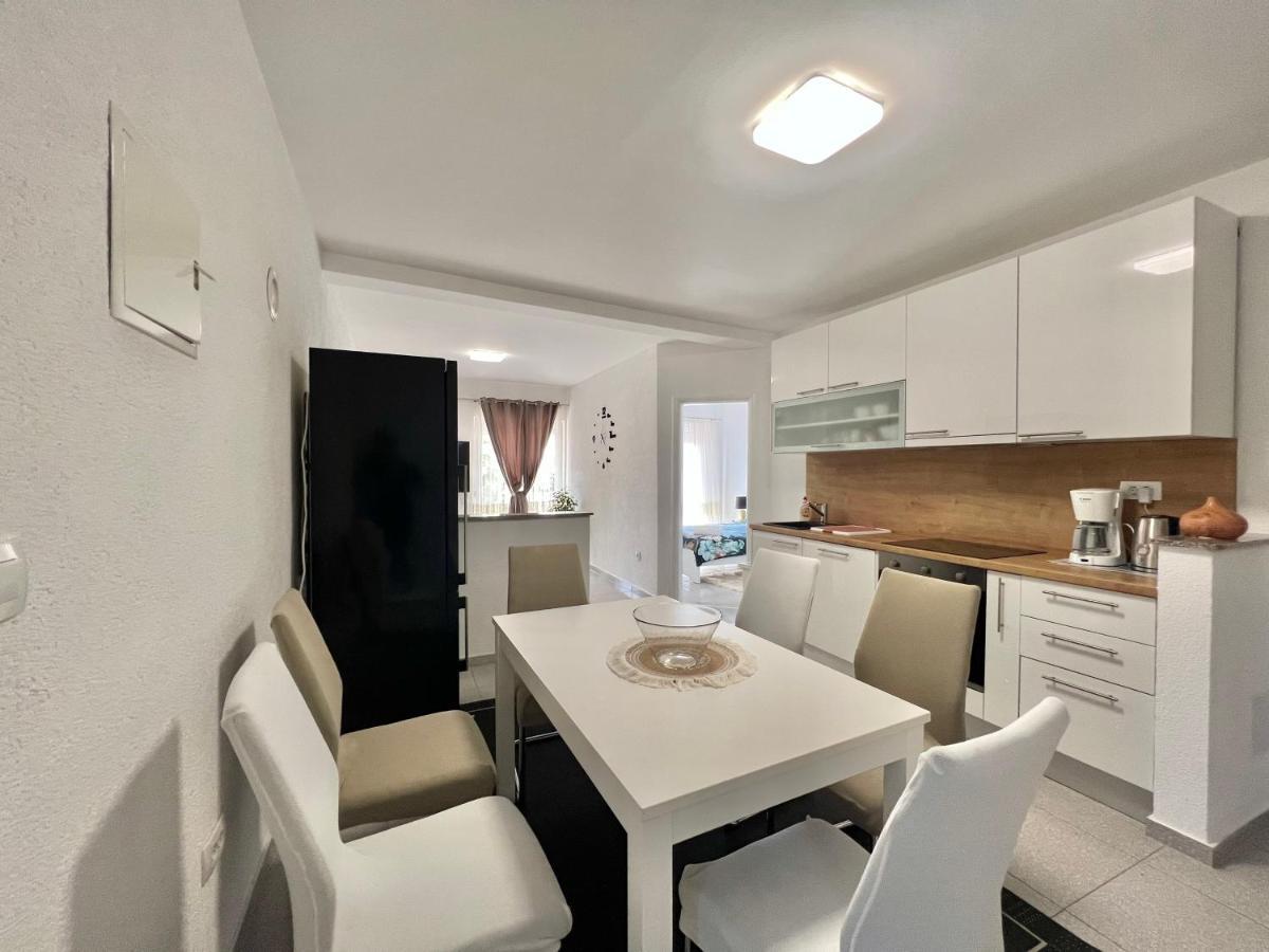 Apartmani Ana Dramalj Esterno foto