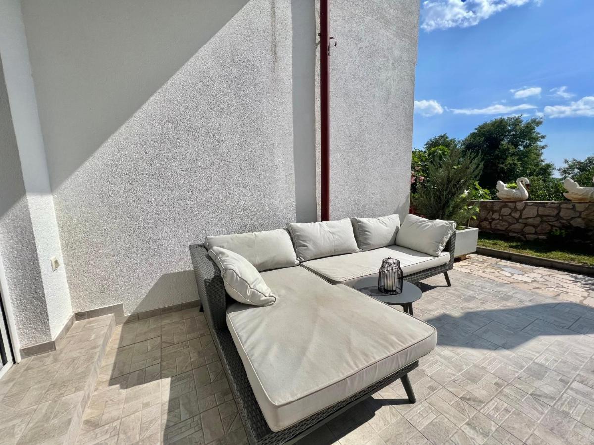 Apartmani Ana Dramalj Esterno foto