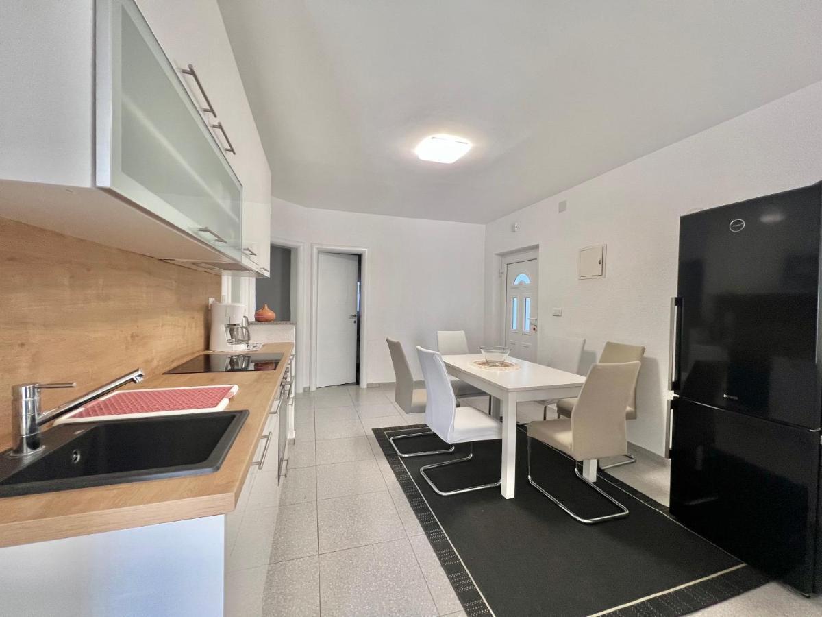 Apartmani Ana Dramalj Esterno foto